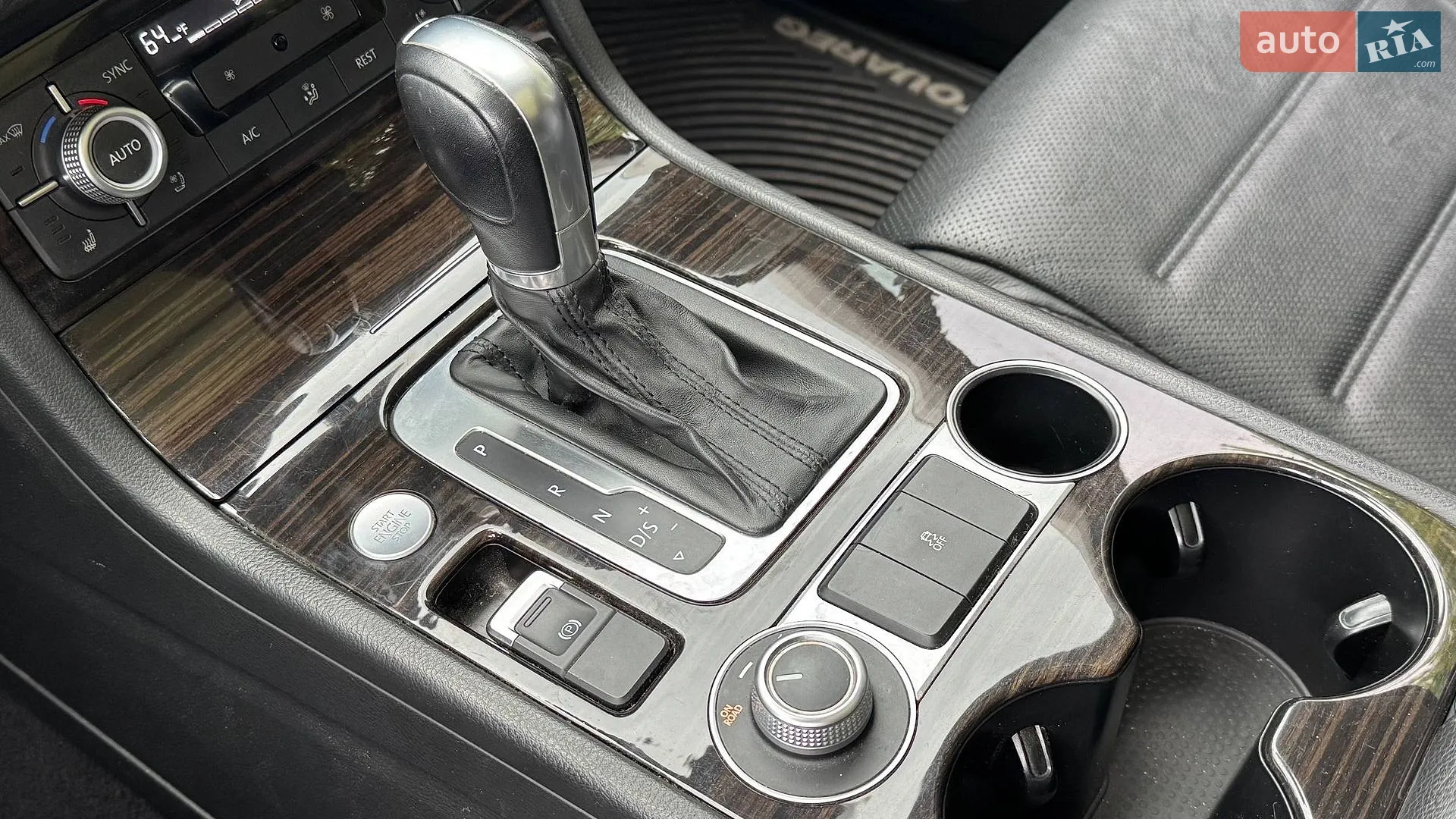 2015 Volkswagen Touareg - мініатюра 31