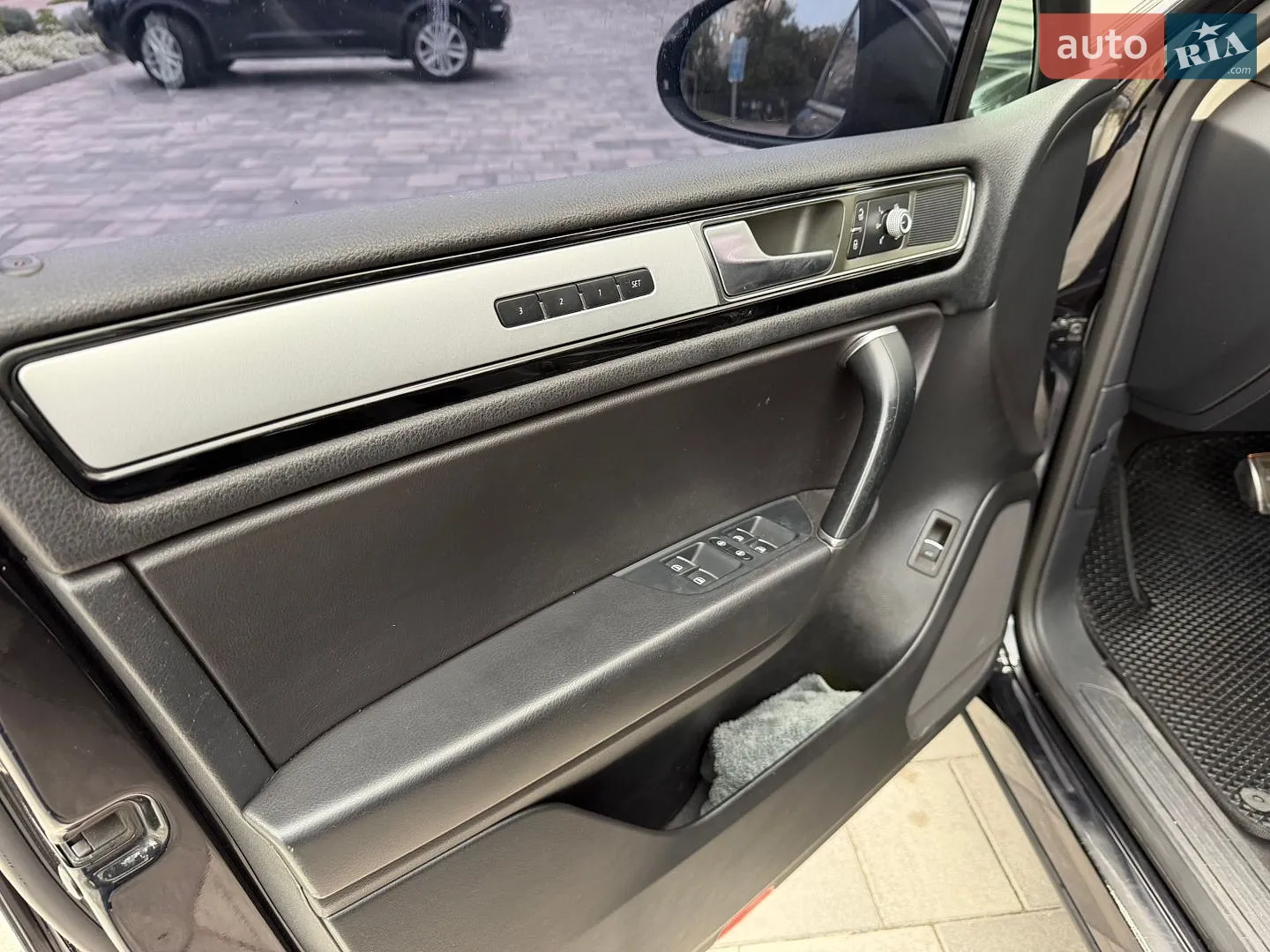 2015 Volkswagen Touareg - мініатюра 10