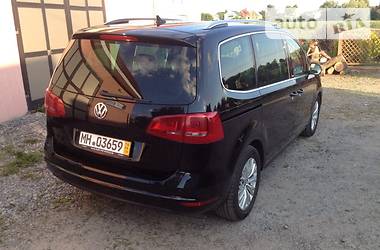 Минивэн Volkswagen Touran 2012 в 