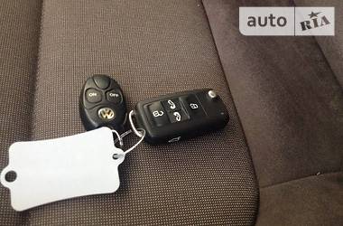 Минивэн Volkswagen Touran 2012 в 