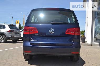 Мінівен Volkswagen Touran 2015 в Чернівцях