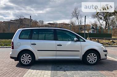 Минивэн Volkswagen Touran 2008 в Луцке