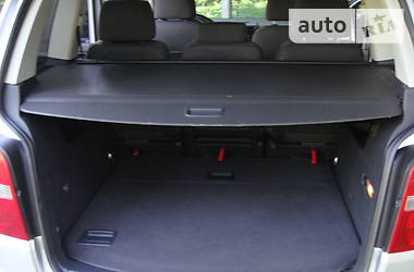 Універсал Volkswagen Touran 2004 в 