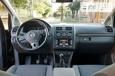 Седан Volkswagen Touran 2013 в 