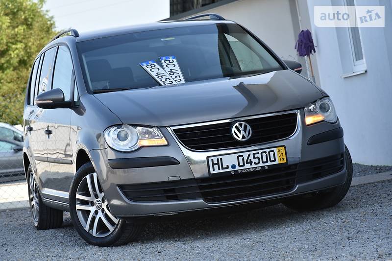 Минивэн Volkswagen Touran 2011 в Дрогобыче