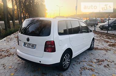 Мінівен Volkswagen Touran 2009 в Львові