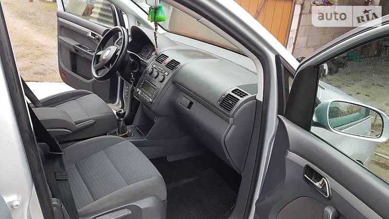 Мінівен Volkswagen Touran 2006 в Івано-Франківську