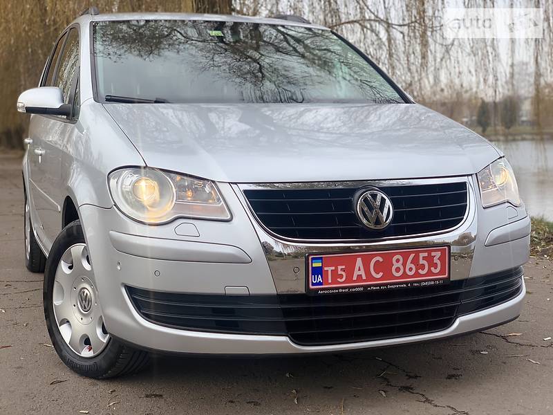 Минивэн Volkswagen Touran 2008 в Ровно