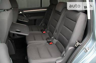 Минивэн Volkswagen Touran 2007 в Сарнах