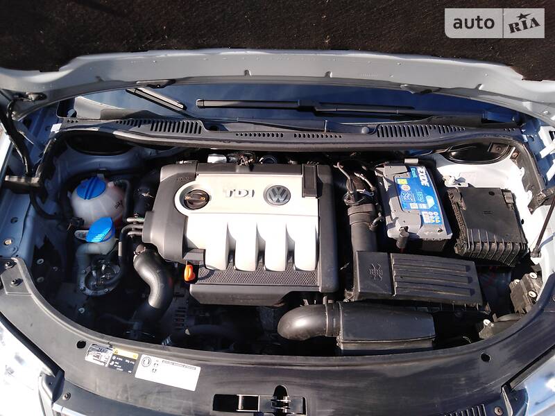 Мінівен Volkswagen Touran 2009 в Запоріжжі