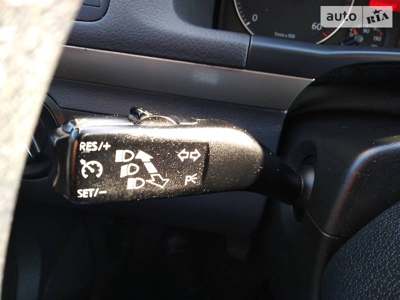 Мінівен Volkswagen Touran 2009 в Запоріжжі