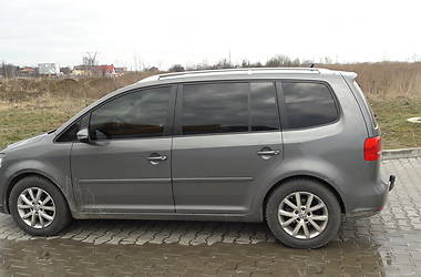 Мінівен Volkswagen Touran 2011 в 