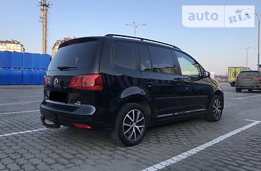 Мінівен Volkswagen Touran 2011 в 