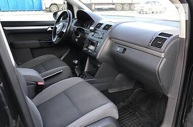 Мінівен Volkswagen Touran 2011 в 