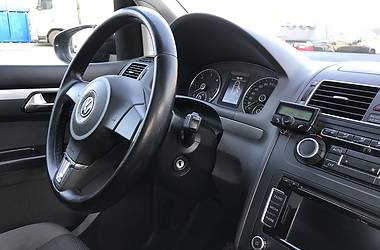 Мінівен Volkswagen Touran 2011 в 