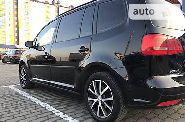 Мінівен Volkswagen Touran 2011 в 