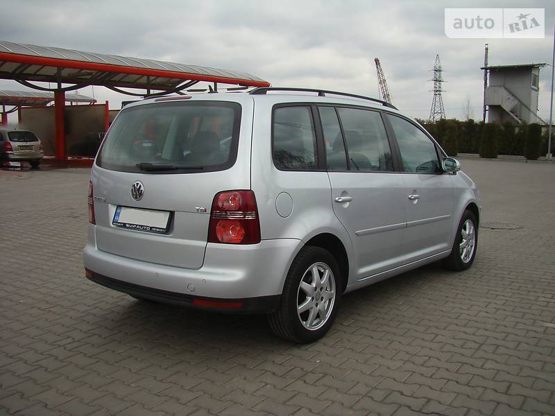 Мінівен Volkswagen Touran 2008 в Луцьку