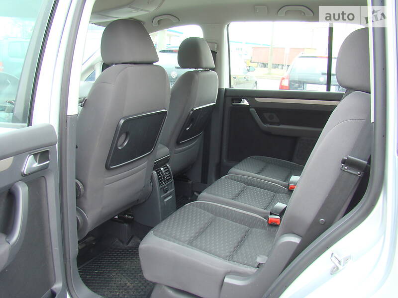 Мінівен Volkswagen Touran 2008 в Луцьку