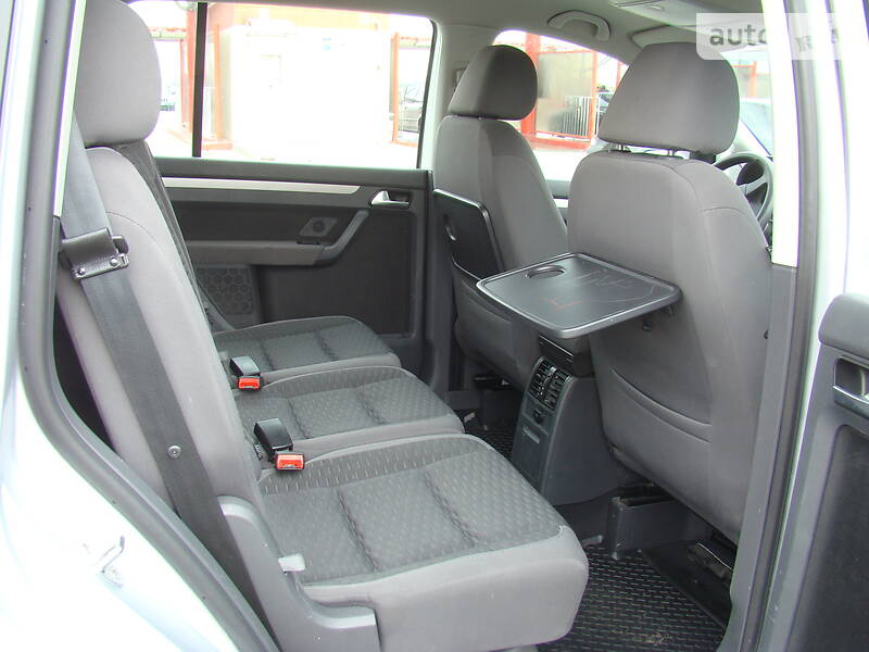 Мінівен Volkswagen Touran 2008 в Луцьку