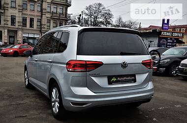 Мінівен Volkswagen Touran 2015 в 