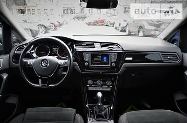 Мінівен Volkswagen Touran 2015 в 