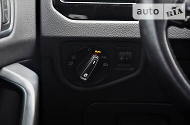Мінівен Volkswagen Touran 2015 в 