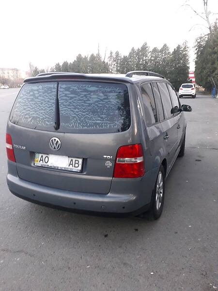 Мінівен Volkswagen Touran 2005 в Ужгороді