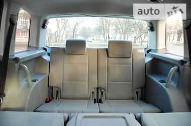 Седан Volkswagen Touran 2003 в 