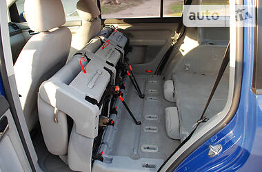 Седан Volkswagen Touran 2003 в 