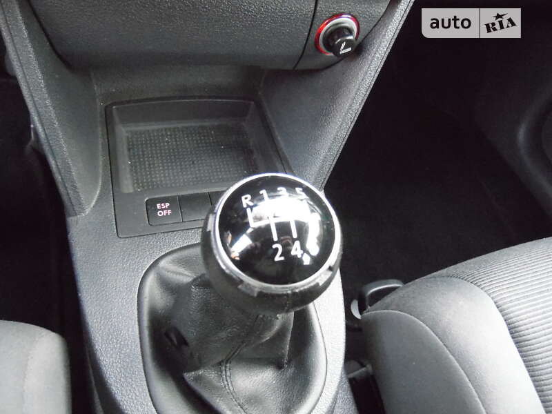 Мінівен Volkswagen Touran 2008 в Стрию
