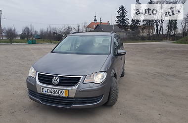 Мінівен Volkswagen Touran 2009 в  фото 6 Мінівен Volkswagen Touran 2009 в