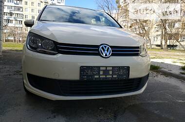 Мінівен Volkswagen Touran 2015 в 