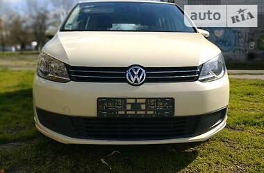 Мінівен Volkswagen Touran 2015 в 