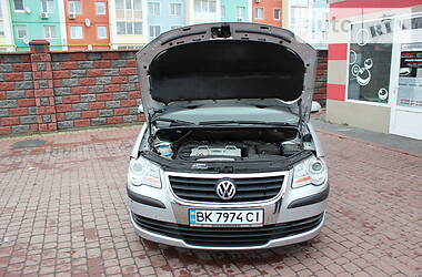 Универсал Volkswagen Touran 2007 в Ровно
