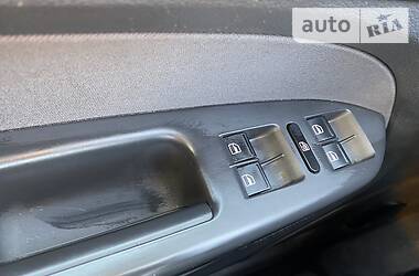Мінівен Volkswagen Touran 2010 в 
