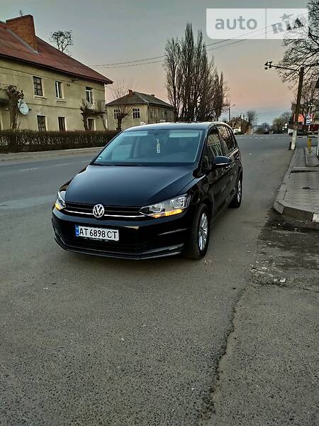 Минивэн Volkswagen Touran 2016 в Снятине