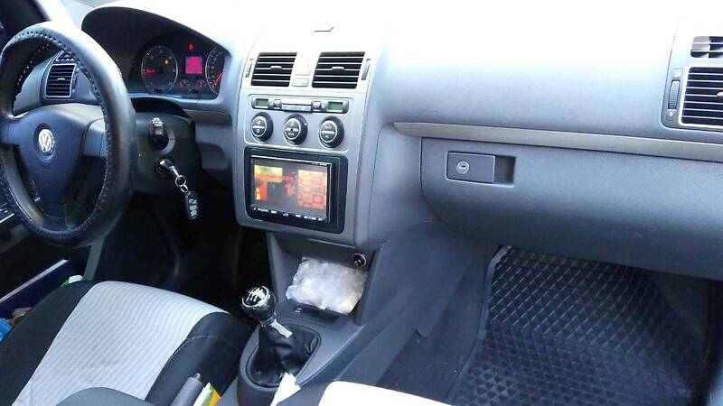 Мінівен Volkswagen Touran 2008 в Києві