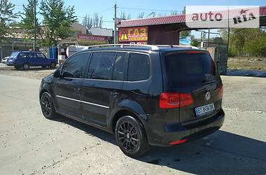 Минивэн Volkswagen Touran 2011 в Новой Каховке