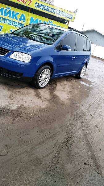 Мінівен Volkswagen Touran 2006 в Конотопі