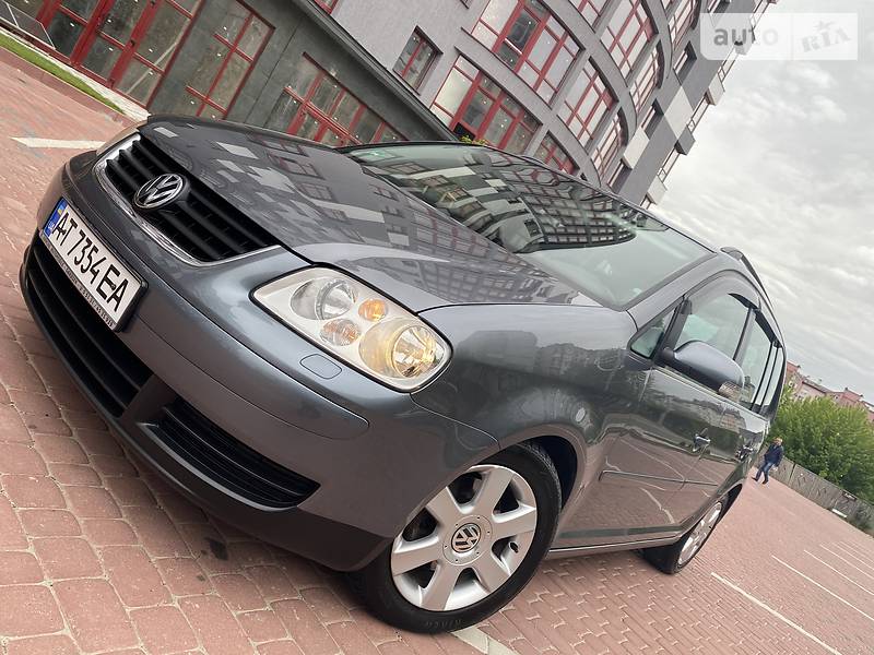 Універсал Volkswagen Touran 2006 в Івано-Франківську
