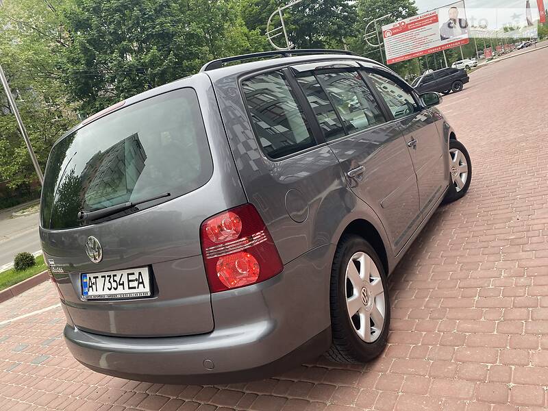 Універсал Volkswagen Touran 2006 в Івано-Франківську