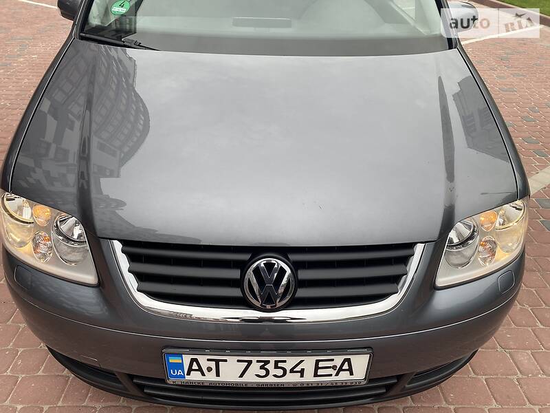 Універсал Volkswagen Touran 2006 в Івано-Франківську