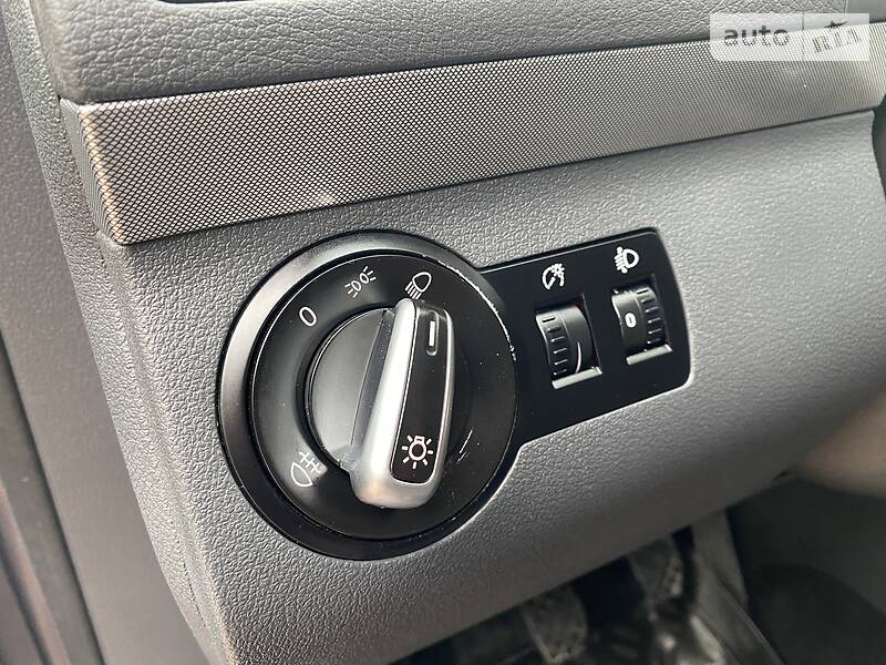 Універсал Volkswagen Touran 2006 в Івано-Франківську