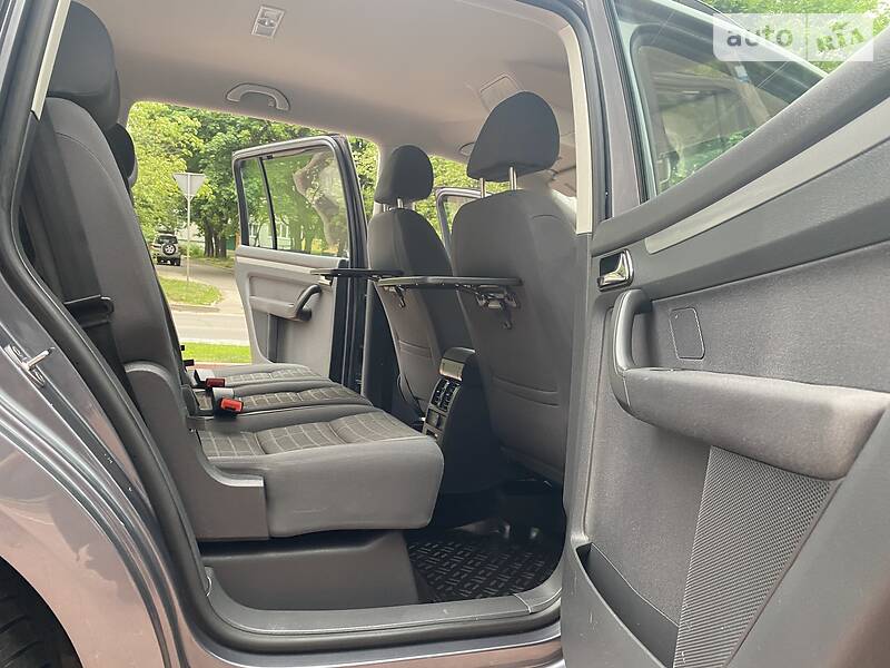 Універсал Volkswagen Touran 2006 в Івано-Франківську