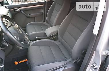 Мінівен Volkswagen Touran 2011 в 