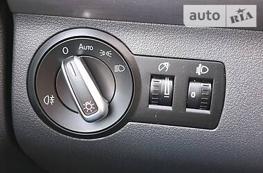 Мінівен Volkswagen Touran 2011 в 