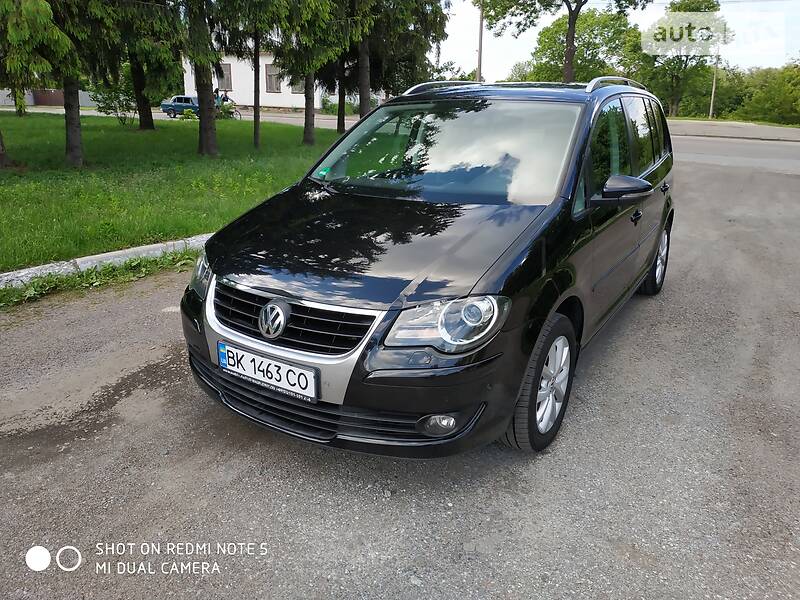 Універсал Volkswagen Touran 2009 в Дубні