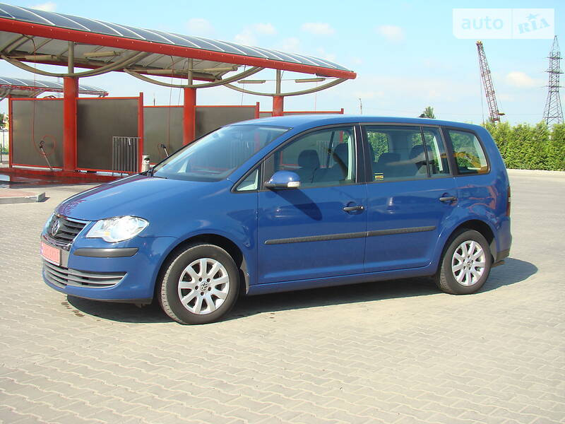 Мінівен Volkswagen Touran 2007 в Луцьку