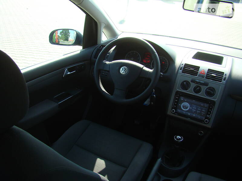 Мінівен Volkswagen Touran 2007 в Луцьку