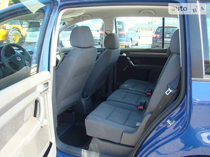 Мінівен Volkswagen Touran 2007 в Луцьку